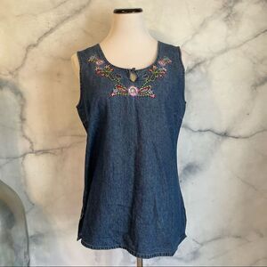 3/$20 Country Store Denim Sleeveless Embroidered Shirt Size M